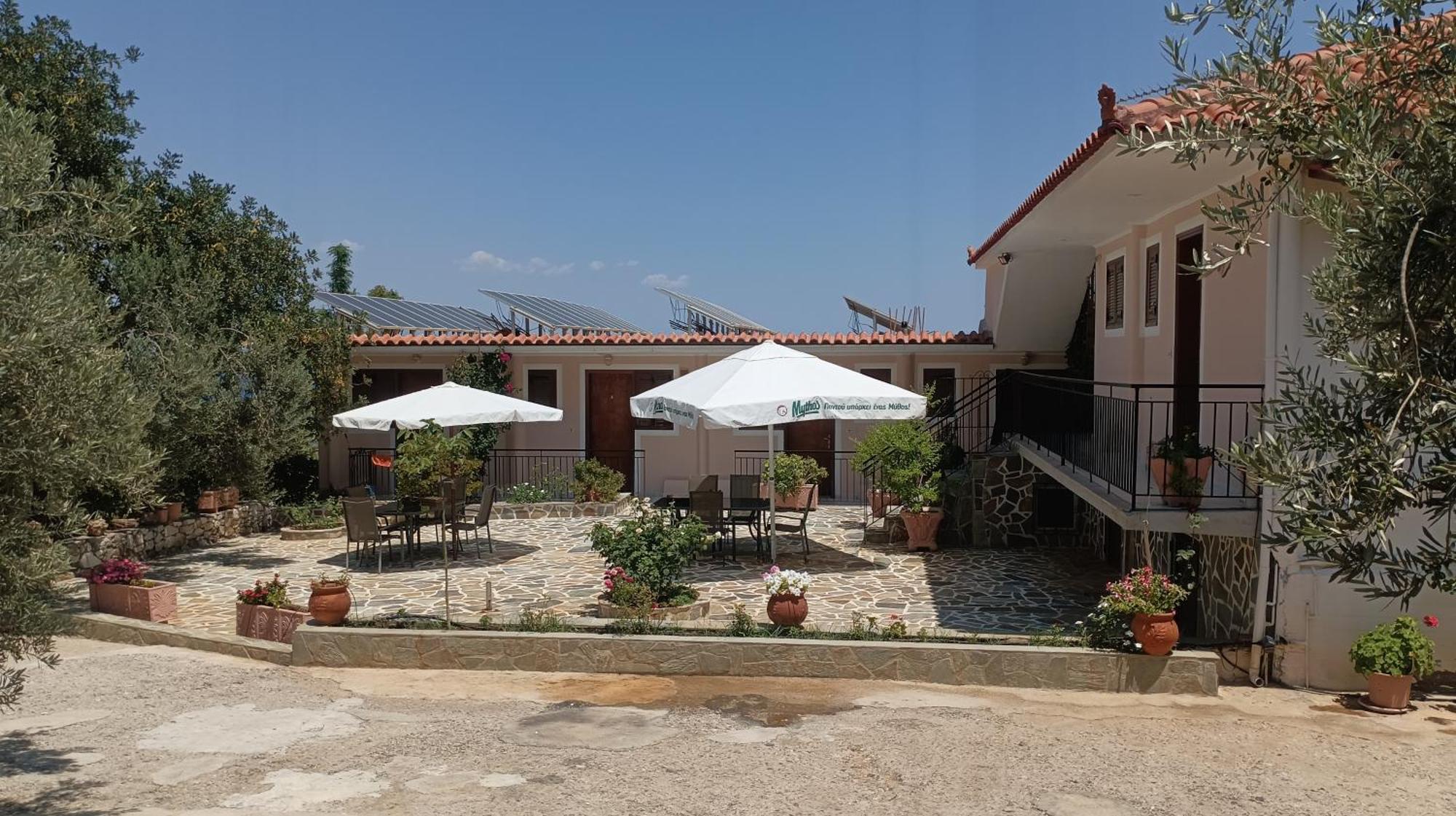 Studios Zaritsi Tirós Dış mekan fotoğraf