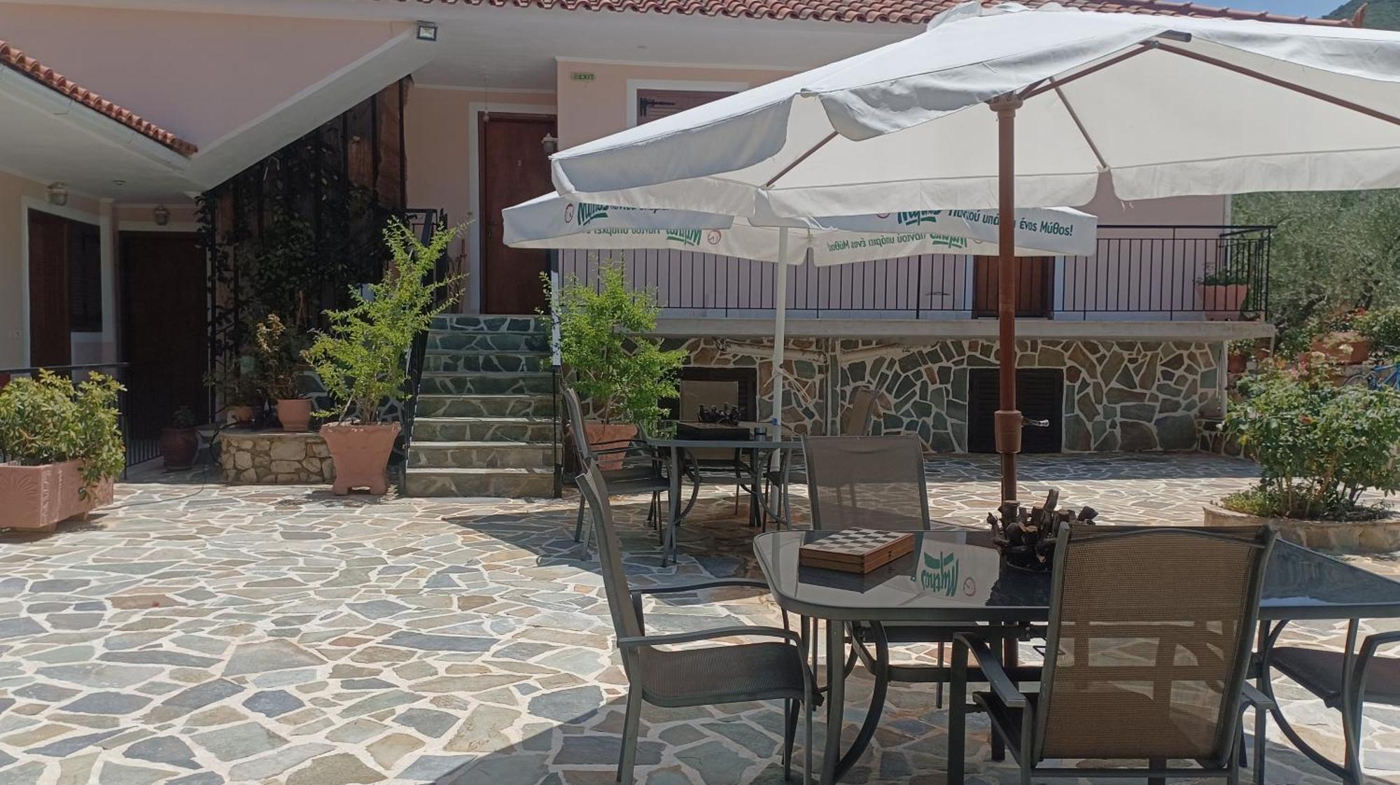 Studios Zaritsi Tirós Dış mekan fotoğraf